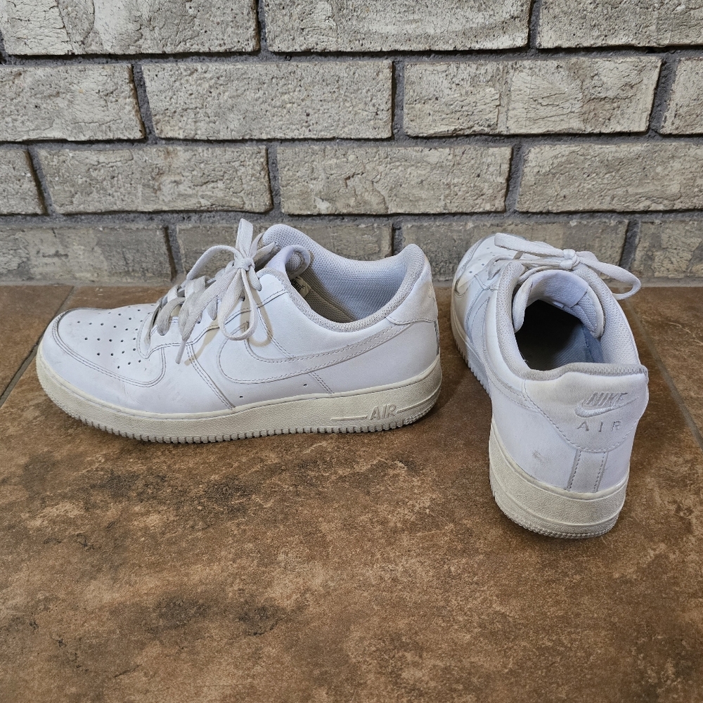 White | NIKE | Air Force 1 Sneaks